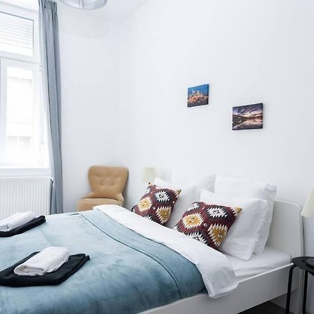 Central Brand New And Modern Apartment Boedapest Buitenkant foto
