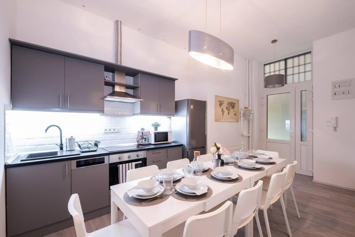 Central Brand New And Modern Apartment Boedapest Buitenkant foto