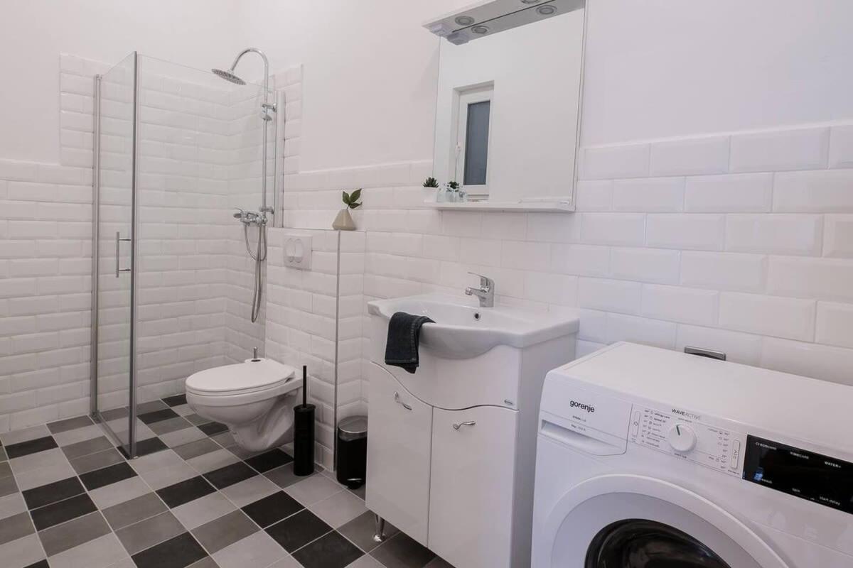 Central Brand New And Modern Apartment Boedapest Buitenkant foto