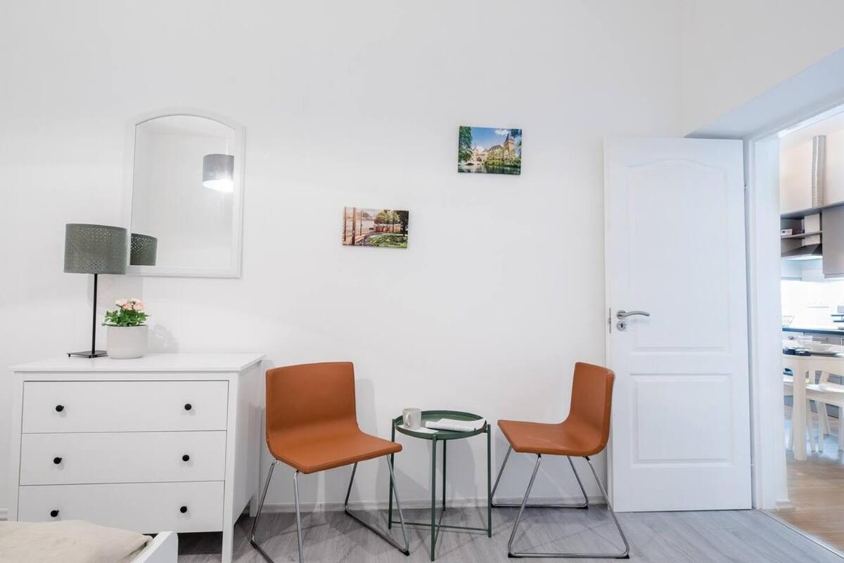 Central Brand New And Modern Apartment Boedapest Buitenkant foto