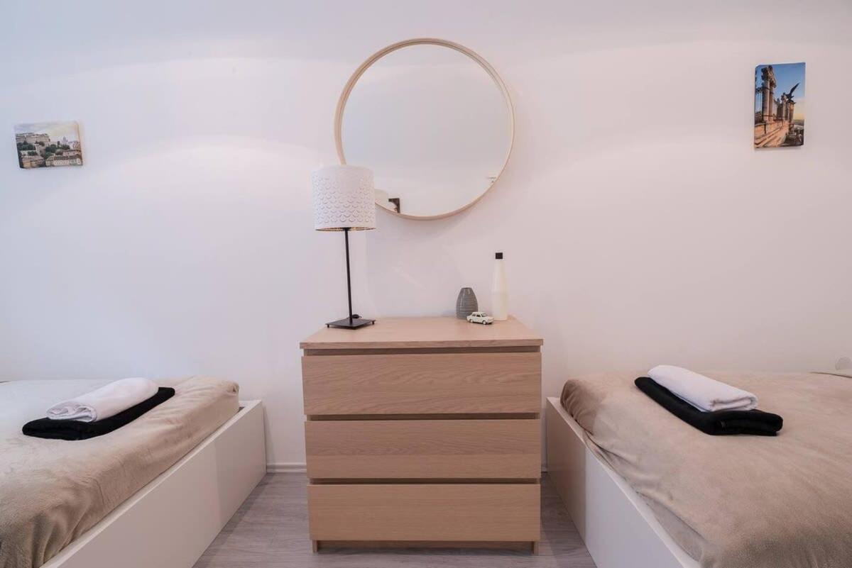 Central Brand New And Modern Apartment Boedapest Buitenkant foto