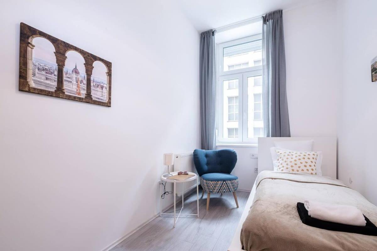 Central Brand New And Modern Apartment Boedapest Buitenkant foto